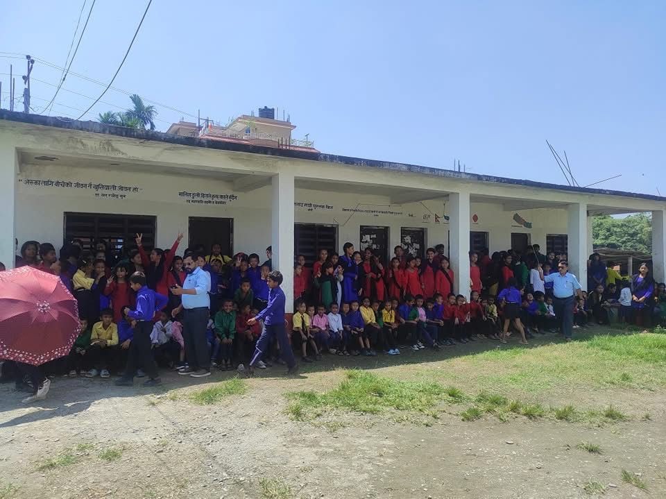 विद्यालय भवन परिसर