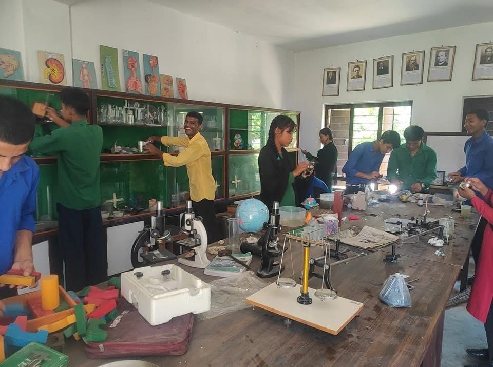 विद्यालय भवन परिसर